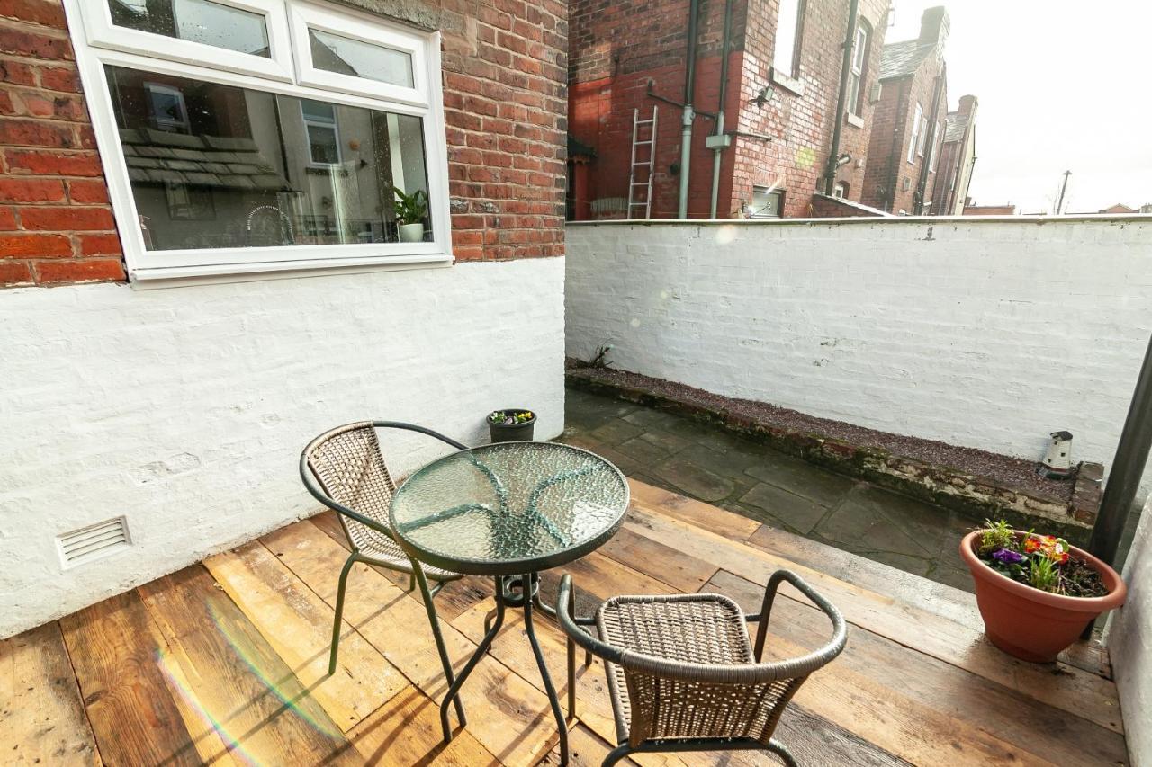Park House - Large 3 Bedroom Victorian House, 10 Mins From Manchester Luaran gambar