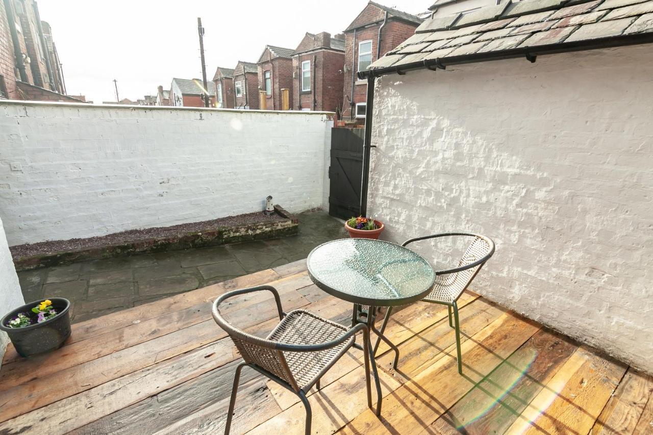 Park House - Large 3 Bedroom Victorian House, 10 Mins From Manchester Luaran gambar